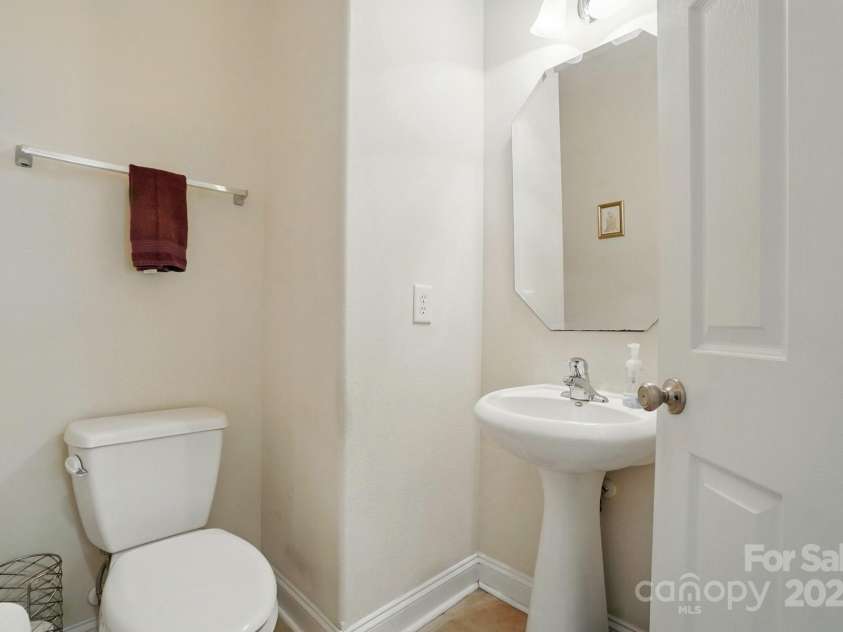 10056 Paisley Drive, Charlotte, NC 28269.  MLS# CAR4246643, YatesRealty ID 17391. 