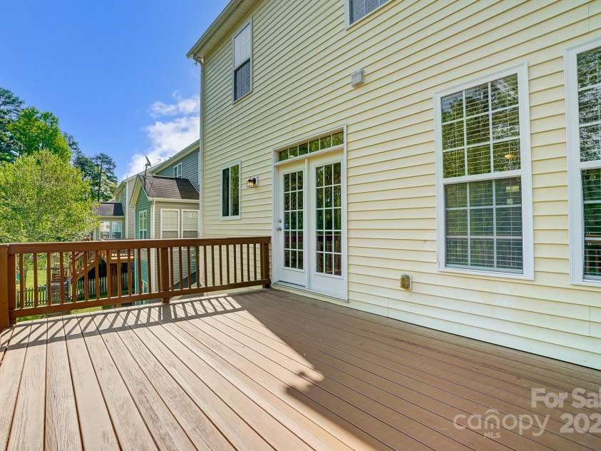 10056 Paisley Drive, Charlotte, NC 28269.  MLS# CAR4246643, YatesRealty ID 17391. 