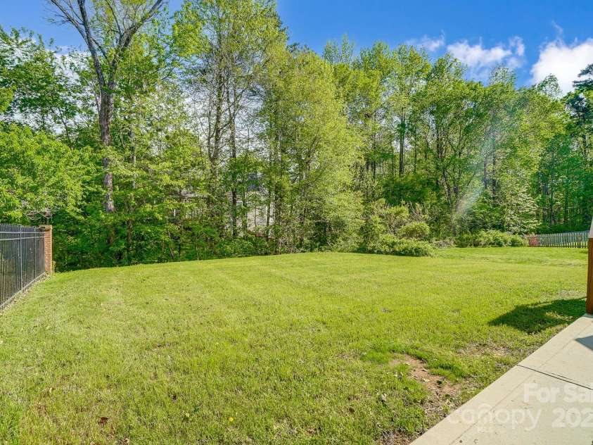 10056 Paisley Drive, Charlotte, NC 28269.  MLS# CAR4246643, YatesRealty ID 17391. 