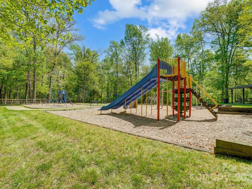 10056 Paisley Drive, Charlotte, NC 28269.  MLS# CAR4246643, YatesRealty ID 17391. 