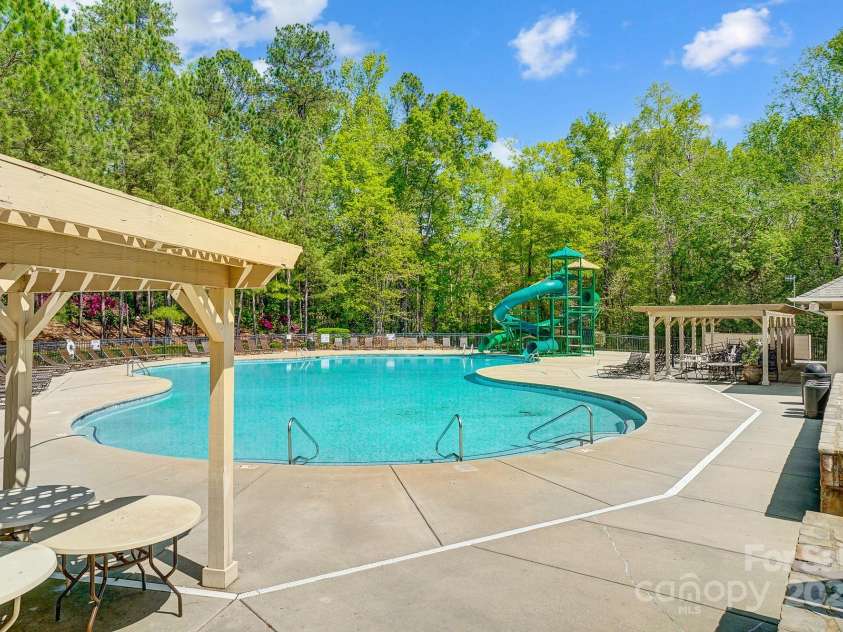 10056 Paisley Drive, Charlotte, NC 28269.  MLS# CAR4246643, YatesRealty ID 17391. 