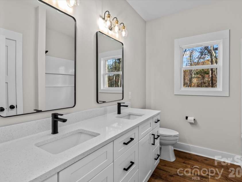 1500 Crowders Creek Road, Gastonia, NC 28052.  MLS# CAR4368494, YatesRealty ID 17391. Hall Bath