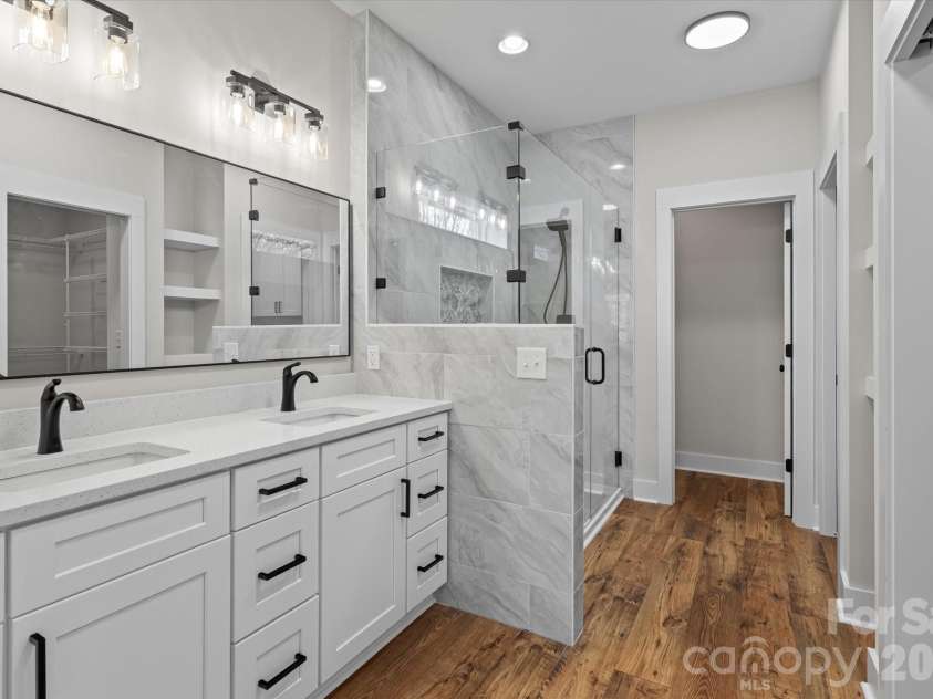 1500 Crowders Creek Road, Gastonia, NC 28052.  MLS# CAR4368494, YatesRealty ID 17391. Primary Bath