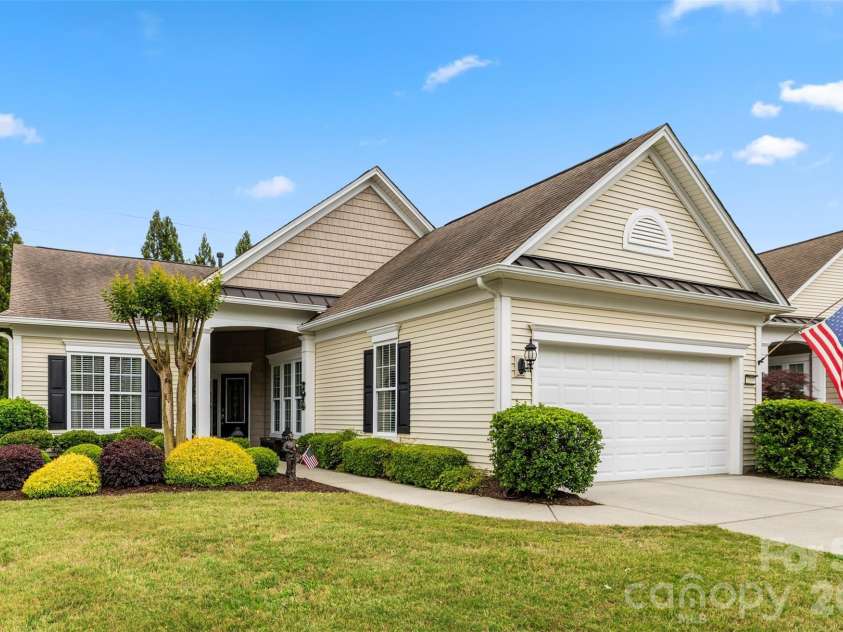 2009 Maned Goose Court, Fort Mill, SC 29707.  MLS# CAR4376200, YatesRealty ID 17392. 
