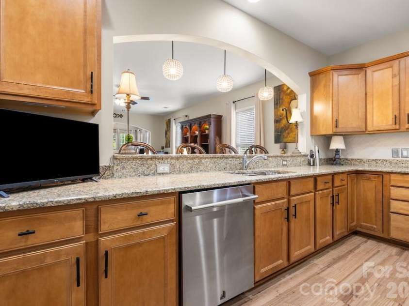 2009 Maned Goose Court, Fort Mill, SC 29707.  MLS# CAR4376200, YatesRealty ID 17392. 