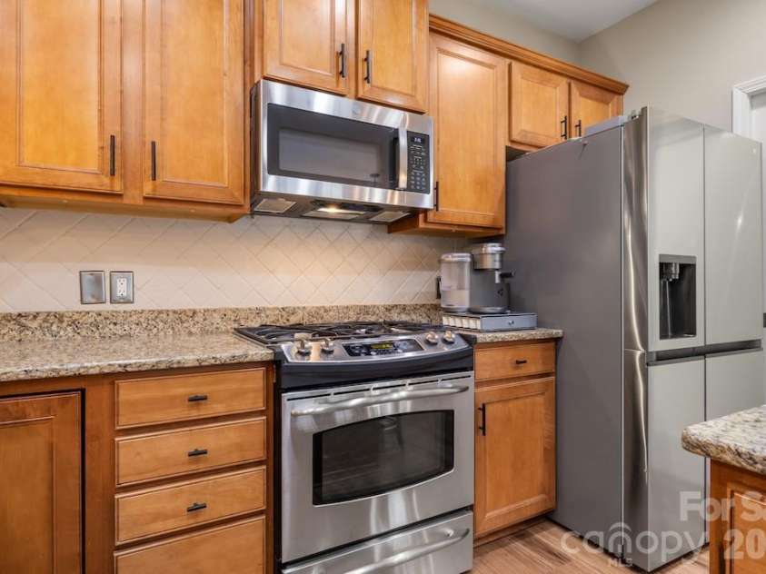 2009 Maned Goose Court, Fort Mill, SC 29707.  MLS# CAR4376200, YatesRealty ID 17392. 