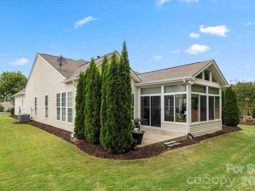 2009 Maned Goose Court, Fort Mill, SC 29707.  MLS# CAR4376200, YatesRealty ID 17392. 