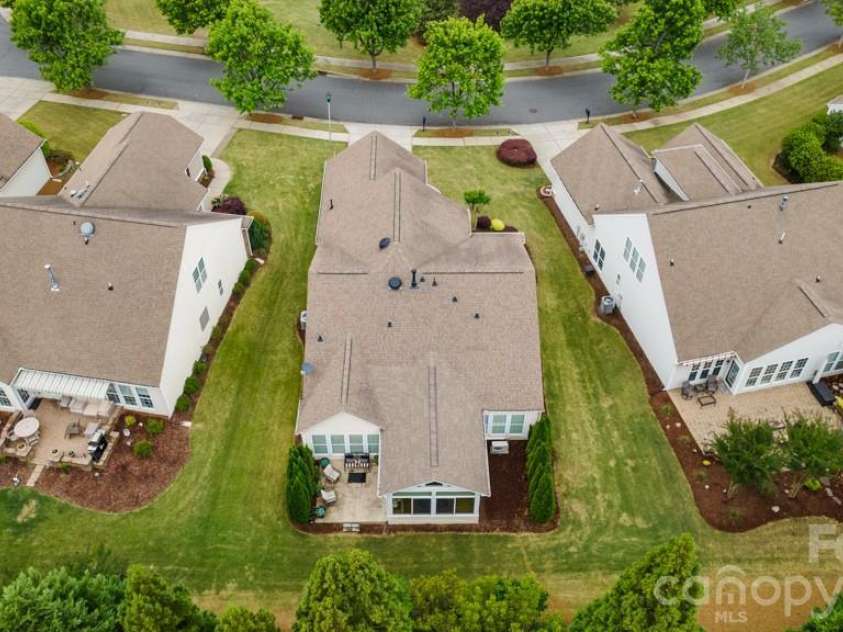 2009 Maned Goose Court, Fort Mill, SC 29707.  MLS# CAR4376200, YatesRealty ID 17392. 