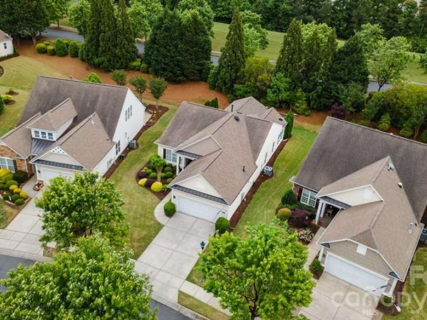 2009 Maned Goose Court, Fort Mill, SC 29707.  MLS# CAR4376200, YatesRealty ID 17392. 