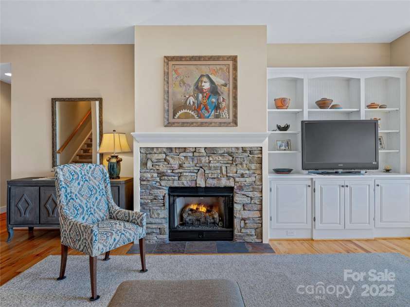 20 Red Plum Lane, Black Mountain, NC 28711.  MLS# CAR4206569, YatesRealty ID 17393. 