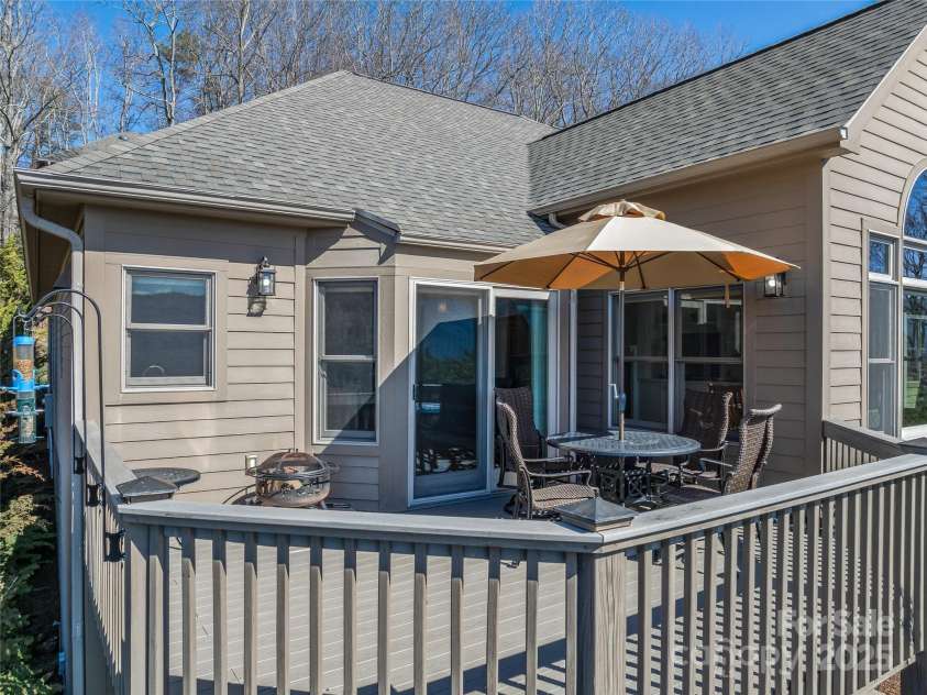 20 Red Plum Lane, Black Mountain, NC 28711.  MLS# CAR4206569, YatesRealty ID 17393. 