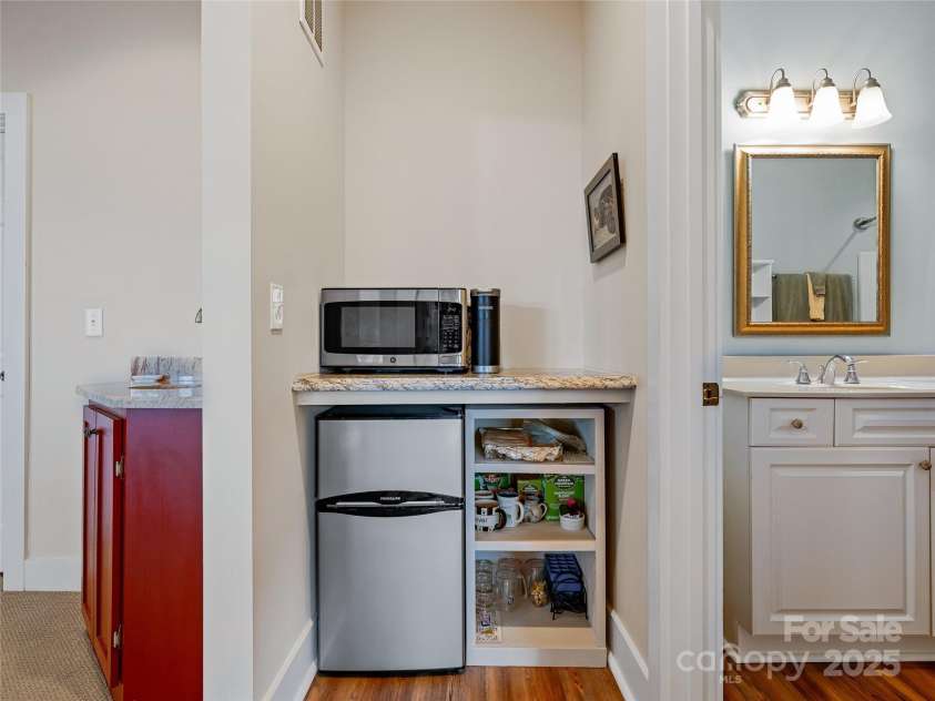 20 Red Plum Lane, Black Mountain, NC 28711.  MLS# CAR4206569, YatesRealty ID 17393. 