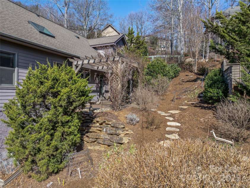 20 Red Plum Lane, Black Mountain, NC 28711.  MLS# CAR4206569, YatesRealty ID 17393. 