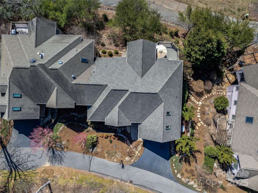 20 Red Plum Lane, Black Mountain, NC 28711.  MLS# CAR4206569, YatesRealty ID 17393. 