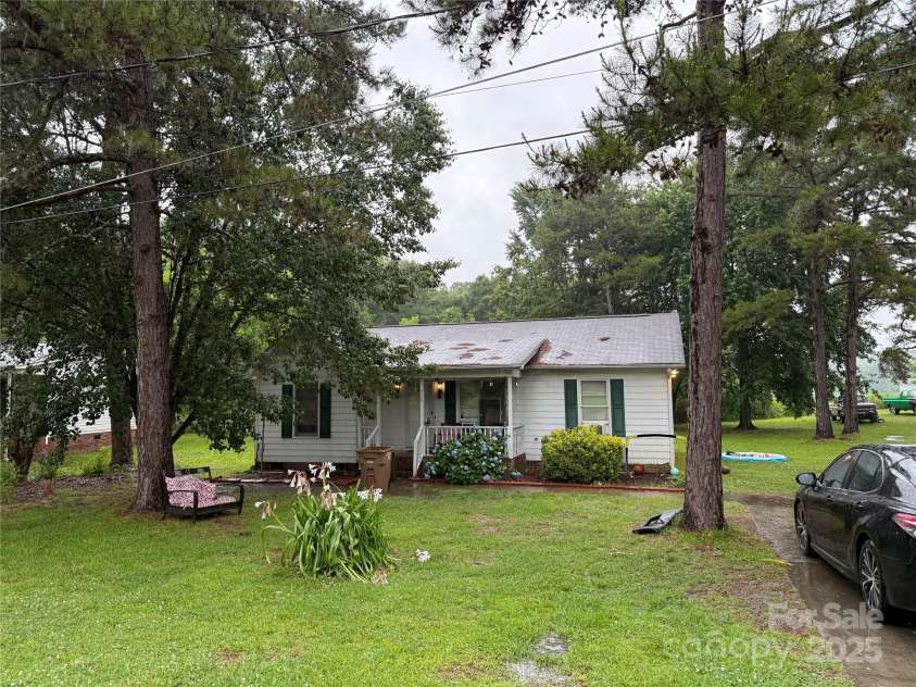 508 Hillcrest Street, Marshville, NC 28103.  MLS# CAR4264640, YatesRealty ID 17395. 