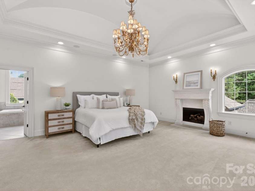 7828 Clovervale Drive, Waxhaw, NC 28173.  MLS# CAR4374597, YatesRealty ID 17395. Custom stone fireplace