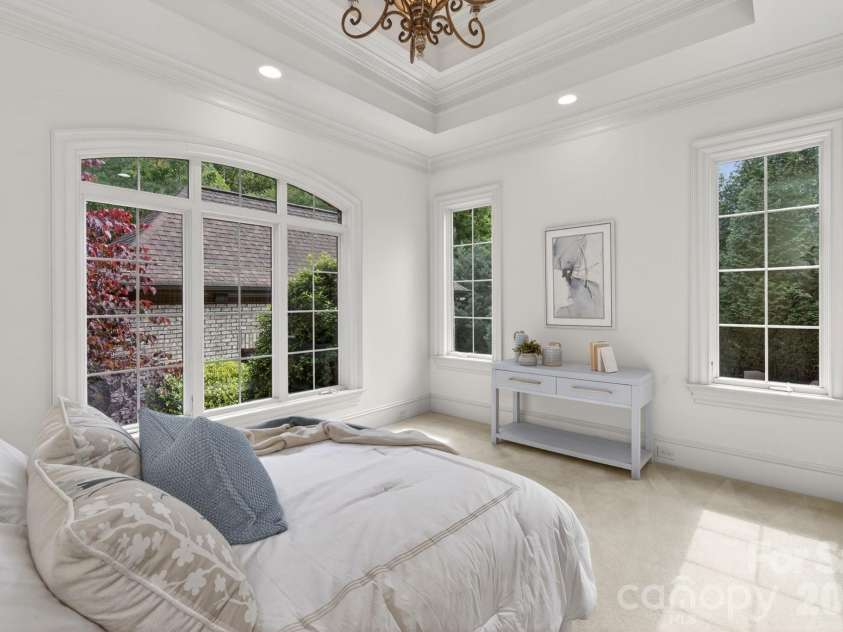 7828 Clovervale Drive, Waxhaw, NC 28173.  MLS# CAR4374597, YatesRealty ID 17395. Main level guest suite w/full bath & laundry