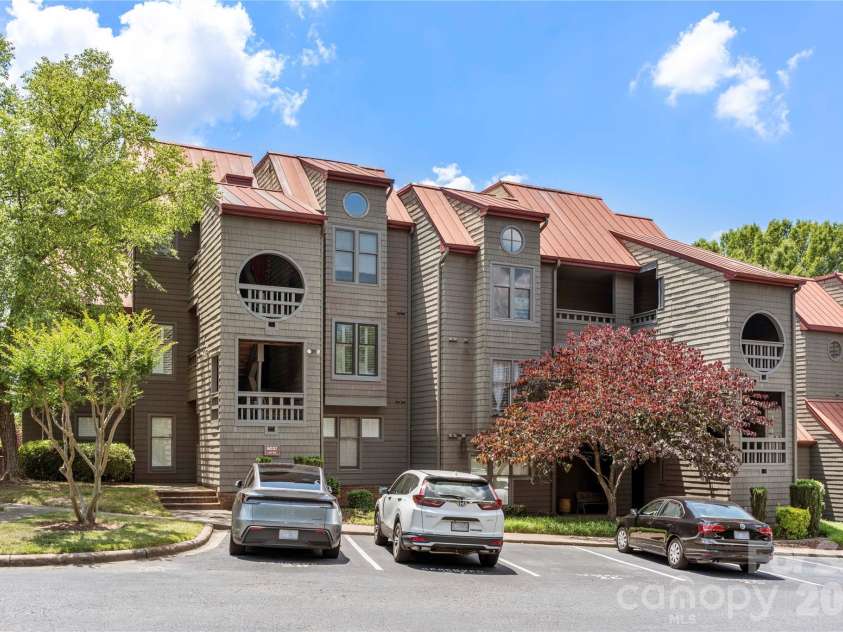 9037 J M Keynes Drive, Charlotte, NC 28262.  MLS# CAR4352767, YatesRealty ID 17396. 