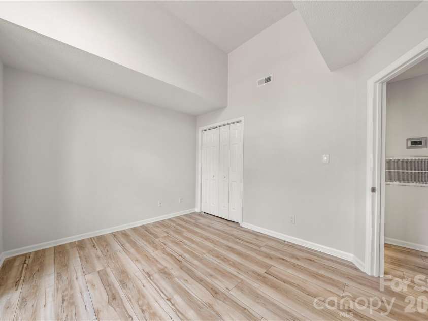 9037 J M Keynes Drive, Charlotte, NC 28262.  MLS# CAR4352767, YatesRealty ID 17396. 
