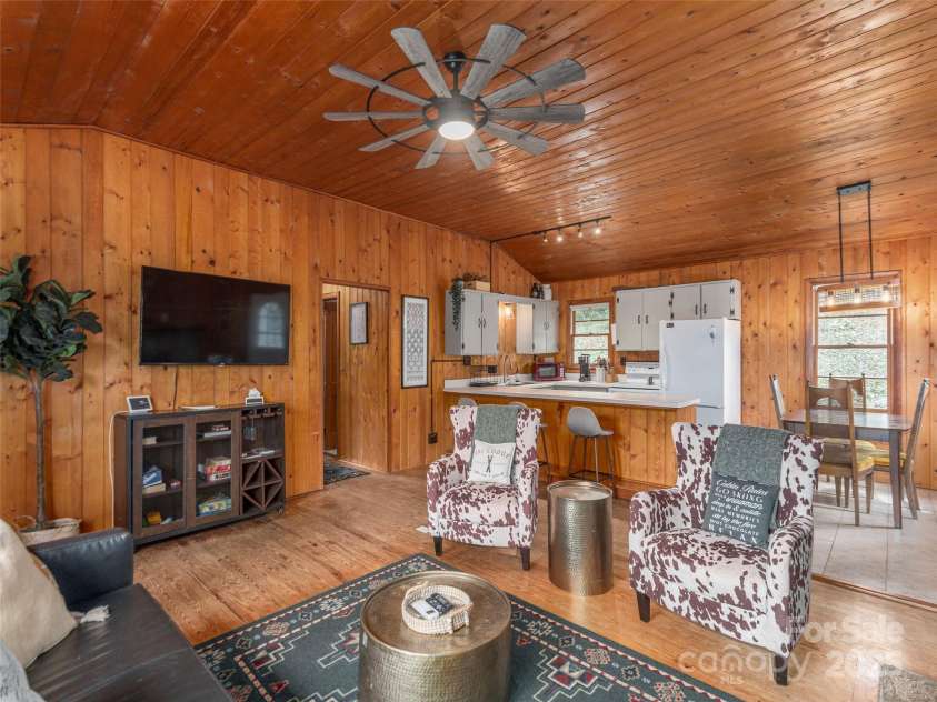 147 Azalea Drive, Maggie Valley, NC 28751.  MLS# CAR4242974, YatesRealty ID 17397. 