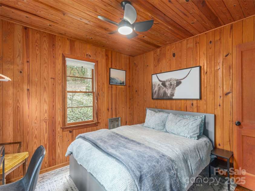 147 Azalea Drive, Maggie Valley, NC 28751.  MLS# CAR4242974, YatesRealty ID 17397. 