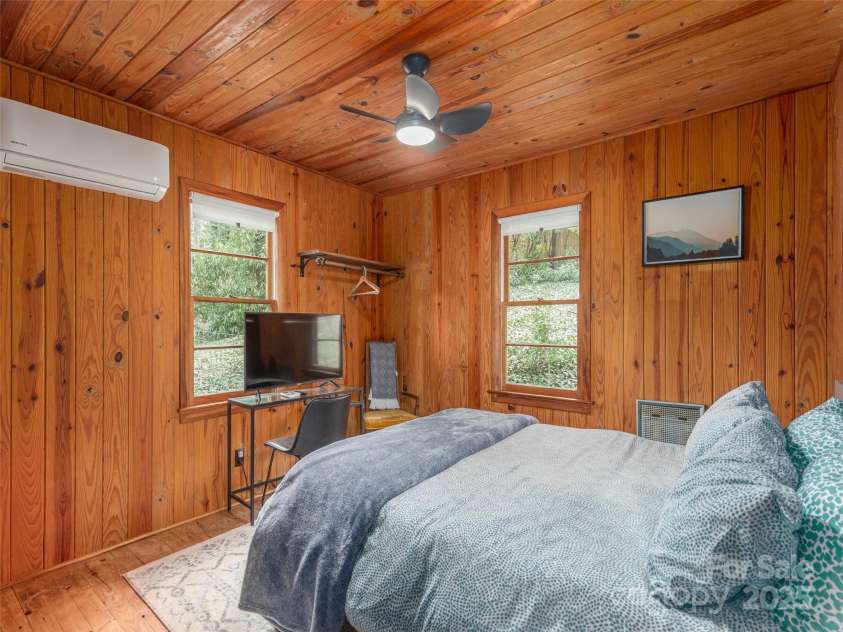 147 Azalea Drive, Maggie Valley, NC 28751.  MLS# CAR4242974, YatesRealty ID 17397. 
