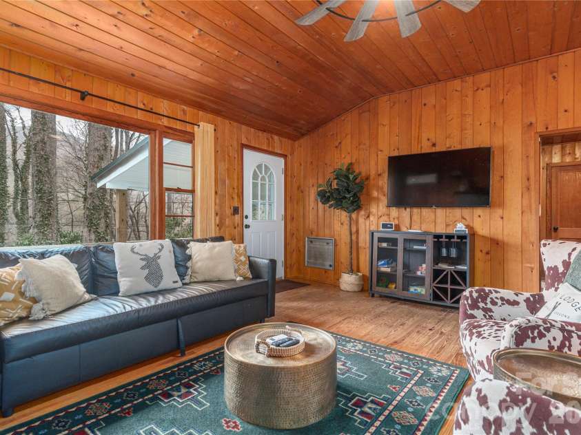 147 Azalea Drive, Maggie Valley, NC 28751.  MLS# CAR4326706, YatesRealty ID 17397. 