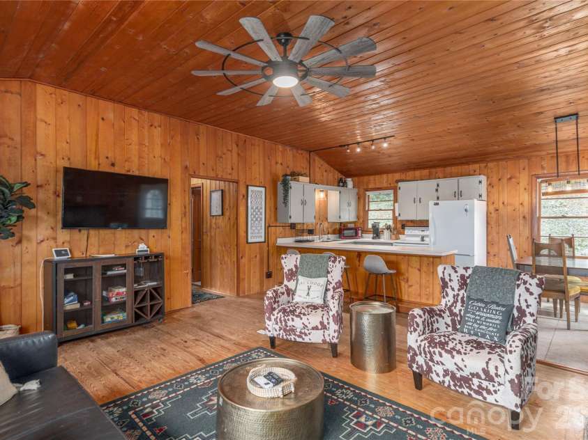 147 Azalea Drive, Maggie Valley, NC 28751.  MLS# CAR4326706, YatesRealty ID 17397. 