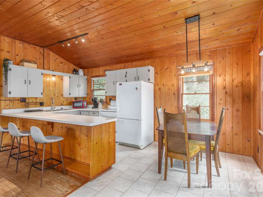 147 Azalea Drive, Maggie Valley, NC 28751.  MLS# CAR4326706, YatesRealty ID 17397. 