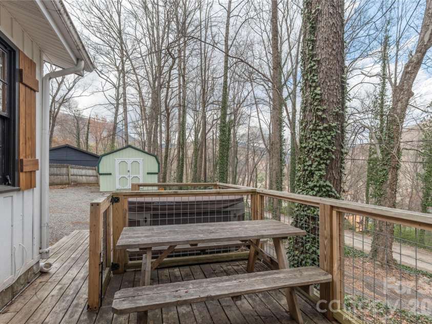 147 Azalea Drive, Maggie Valley, NC 28751.  MLS# CAR4326706, YatesRealty ID 17397. 