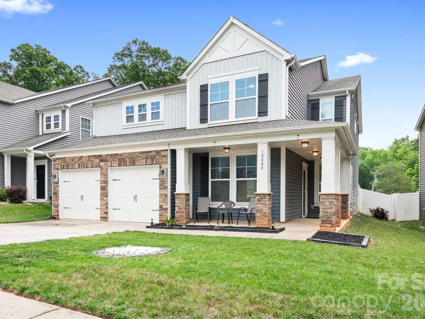 10008 Michael Crossing Drive, Charlotte, NC 28213.  MLS# CAR4375777, YatesRealty ID 17399. 