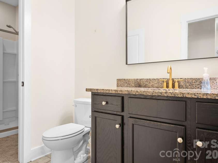 10008 Michael Crossing Drive, Charlotte, NC 28213.  MLS# CAR4375777, YatesRealty ID 17399. 
