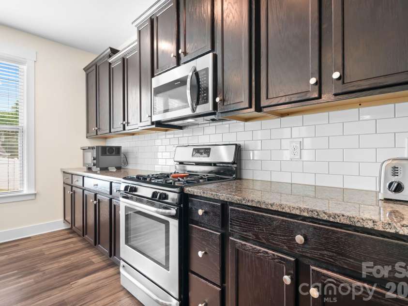 10008 Michael Crossing Drive, Charlotte, NC 28213.  MLS# CAR4375777, YatesRealty ID 17399. 