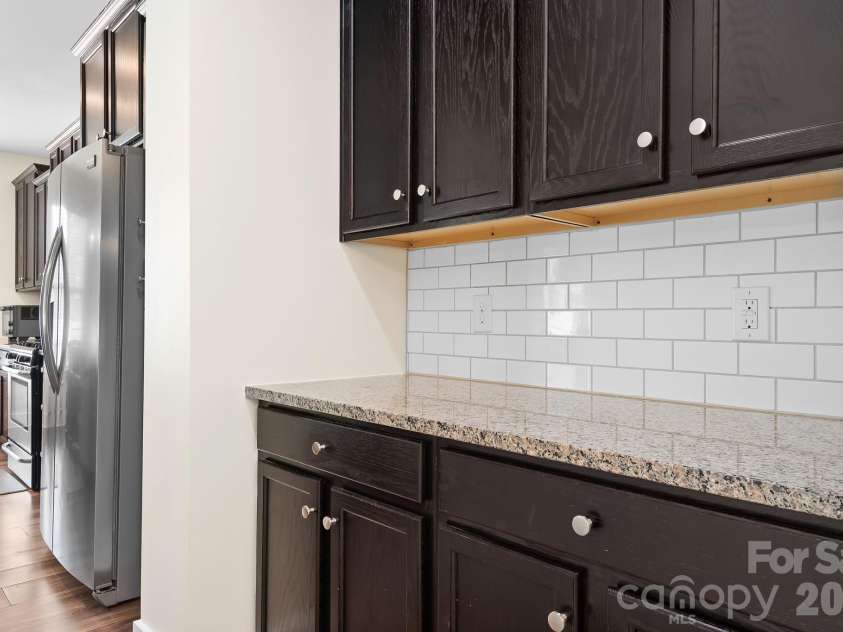 10008 Michael Crossing Drive, Charlotte, NC 28213.  MLS# CAR4375777, YatesRealty ID 17399. 