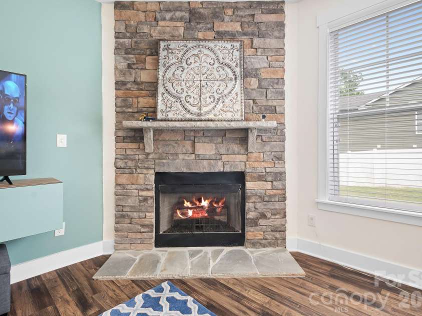 10008 Michael Crossing Drive, Charlotte, NC 28213.  MLS# CAR4375777, YatesRealty ID 17399. 