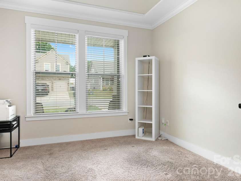 10008 Michael Crossing Drive, Charlotte, NC 28213.  MLS# CAR4375777, YatesRealty ID 17399. Office