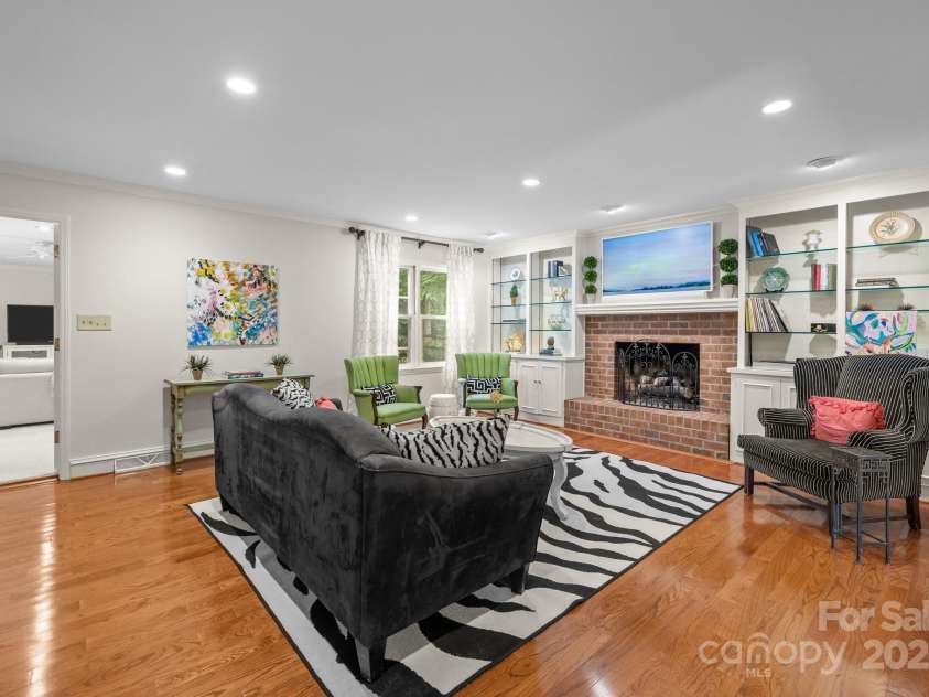 2709 Wamath Drive, Charlotte, NC 28210.  MLS# CAR4262902, YatesRealty ID 17399. 