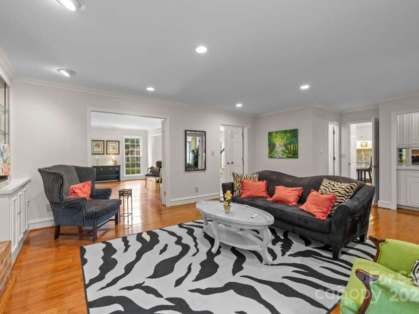 2709 Wamath Drive, Charlotte, NC 28210.  MLS# CAR4262902, YatesRealty ID 17399. 