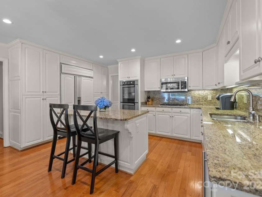 2709 Wamath Drive, Charlotte, NC 28210.  MLS# CAR4262902, YatesRealty ID 17399. 