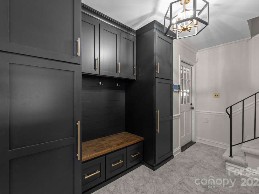 2709 Wamath Drive, Charlotte, NC 28210.  MLS# CAR4262902, YatesRealty ID 17399. 