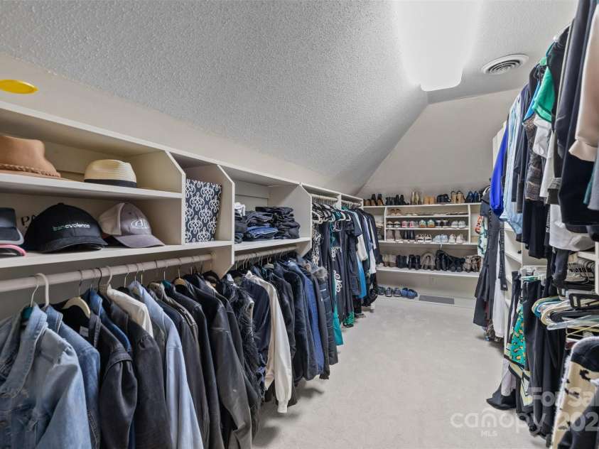 2709 Wamath Drive, Charlotte, NC 28210.  MLS# CAR4262902, YatesRealty ID 17399. 