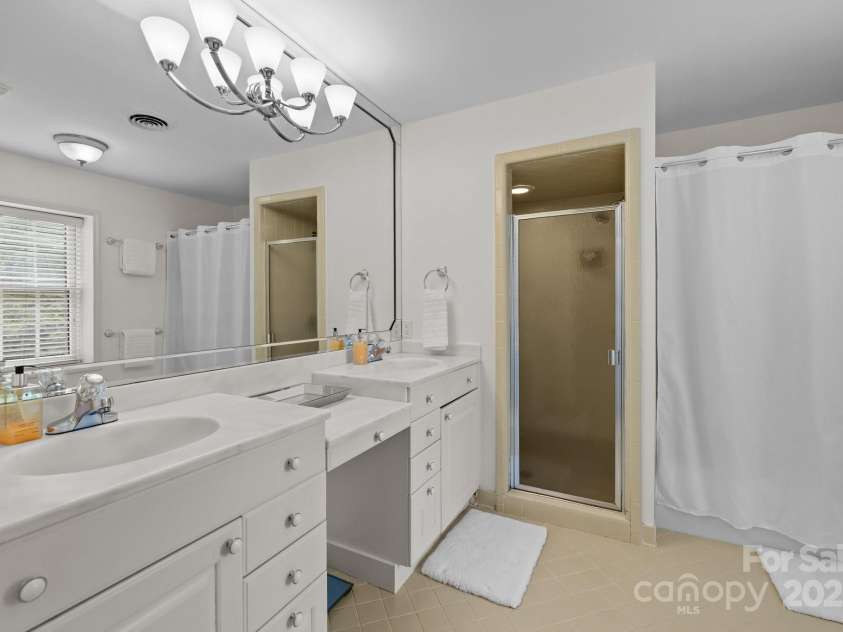 2709 Wamath Drive, Charlotte, NC 28210.  MLS# CAR4262902, YatesRealty ID 17399. 