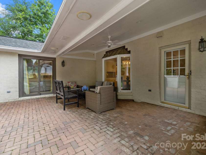 2709 Wamath Drive, Charlotte, NC 28210.  MLS# CAR4262902, YatesRealty ID 17399. 