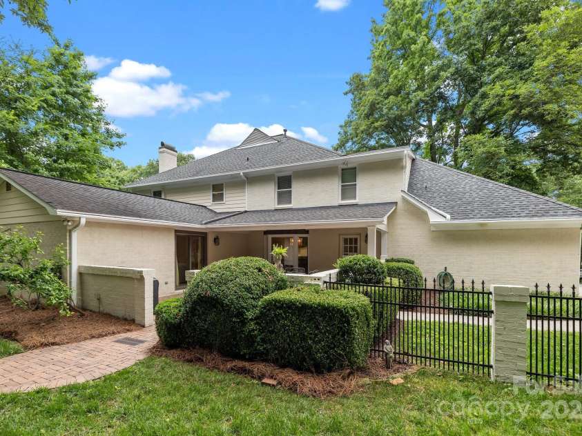 2709 Wamath Drive, Charlotte, NC 28210.  MLS# CAR4262902, YatesRealty ID 17399. 