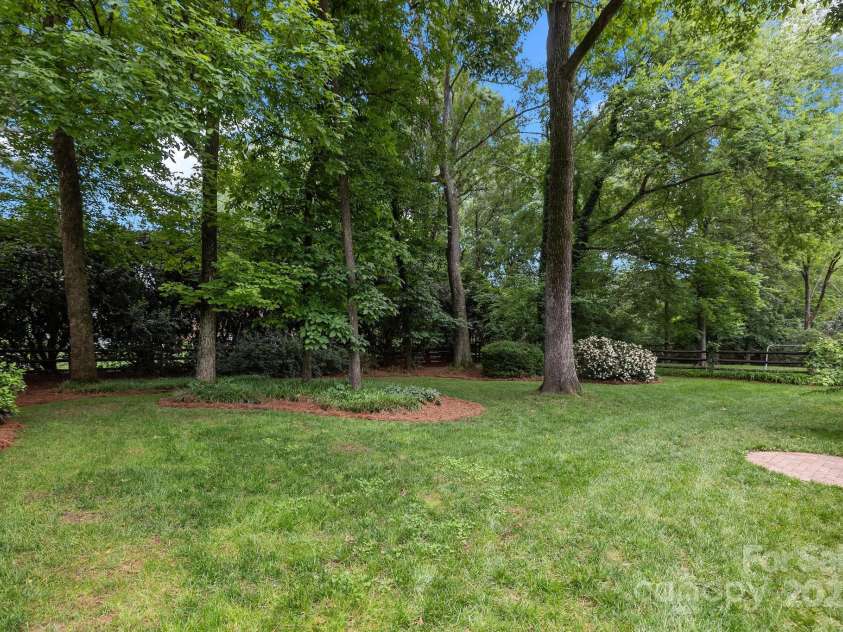 2709 Wamath Drive, Charlotte, NC 28210.  MLS# CAR4262902, YatesRealty ID 17399. 