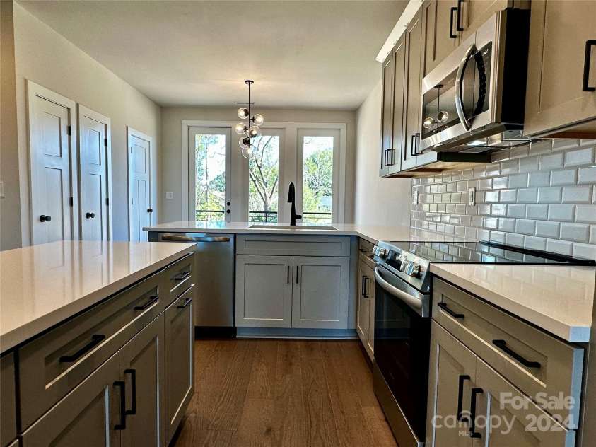 2216 Graham Street, Charlotte, NC 28206.  MLS# CAR4182890, YatesRealty ID 1740. 
