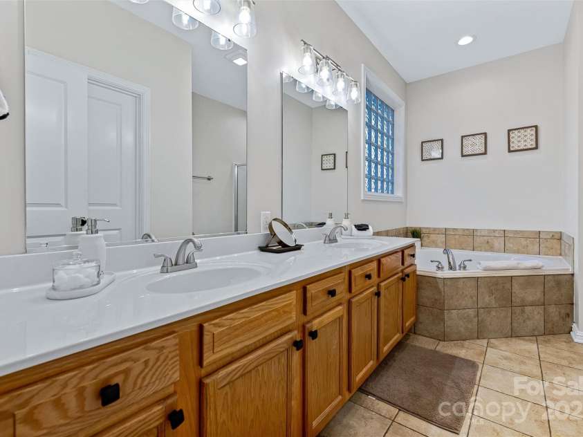 90 Indian Mound Trail, Fairview, NC 28730.  MLS# CAR4268261, YatesRealty ID 1740. 