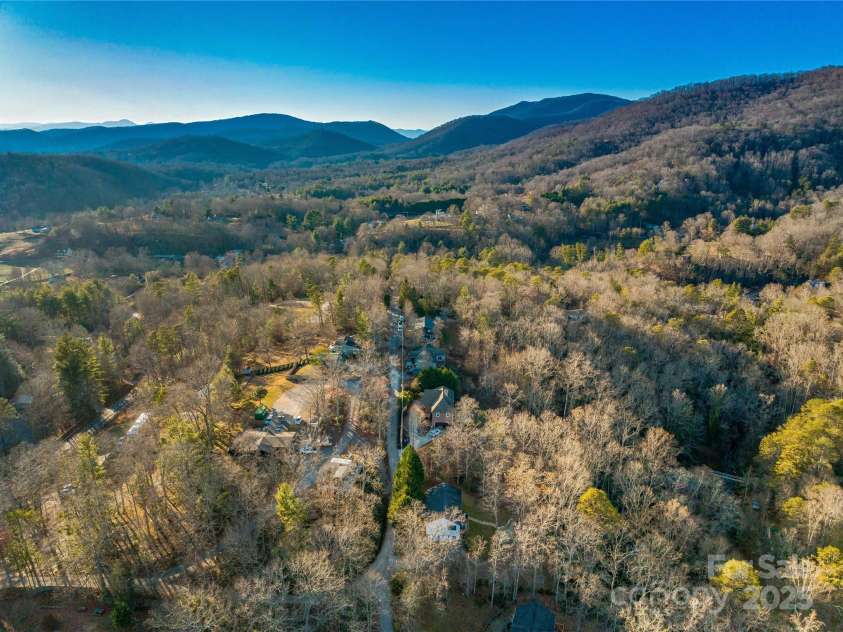 90 Indian Mound Trail, Fairview, NC 28730.  MLS# CAR4268261, YatesRealty ID 1740. 