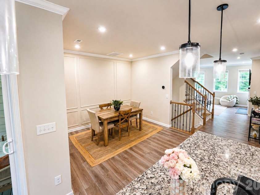 12008 John Newton Drive, Davidson, NC 28036.  MLS# CAR4375341, YatesRealty ID 17400. Dining/Breakfast
