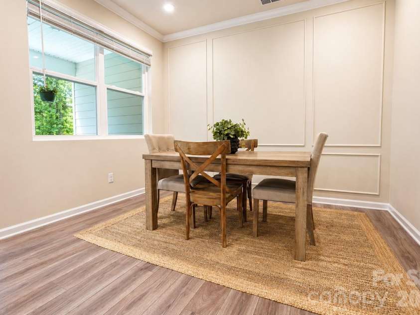 12008 John Newton Drive, Davidson, NC 28036.  MLS# CAR4375341, YatesRealty ID 17400. Dining/Breakfast